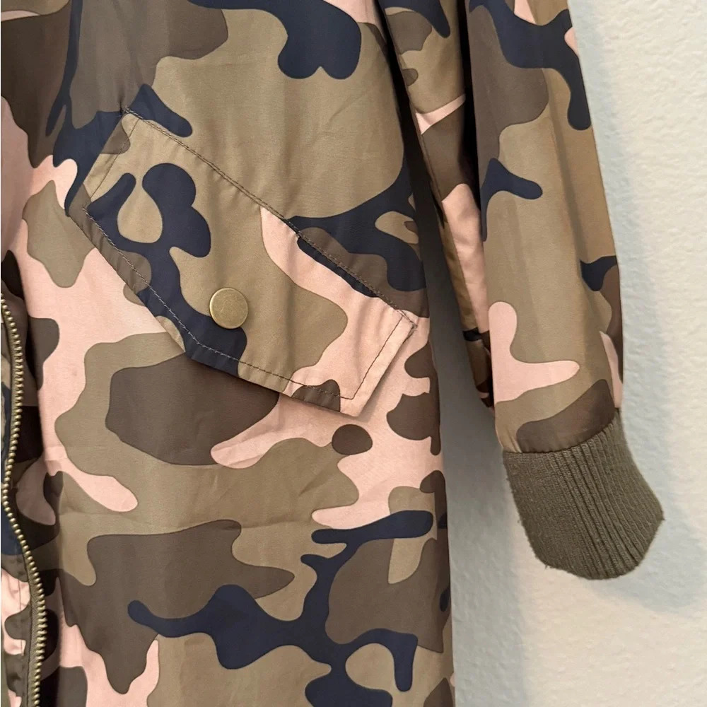 Forever 21 camo rain jacket - Picture 3 of 6
